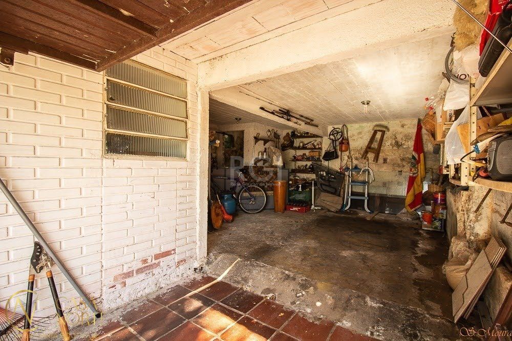 Casa à venda com 3 quartos, 170m², 1 suíte, 1 vaga, Rua Liberal no bairro Tristeza em Porto Alegre