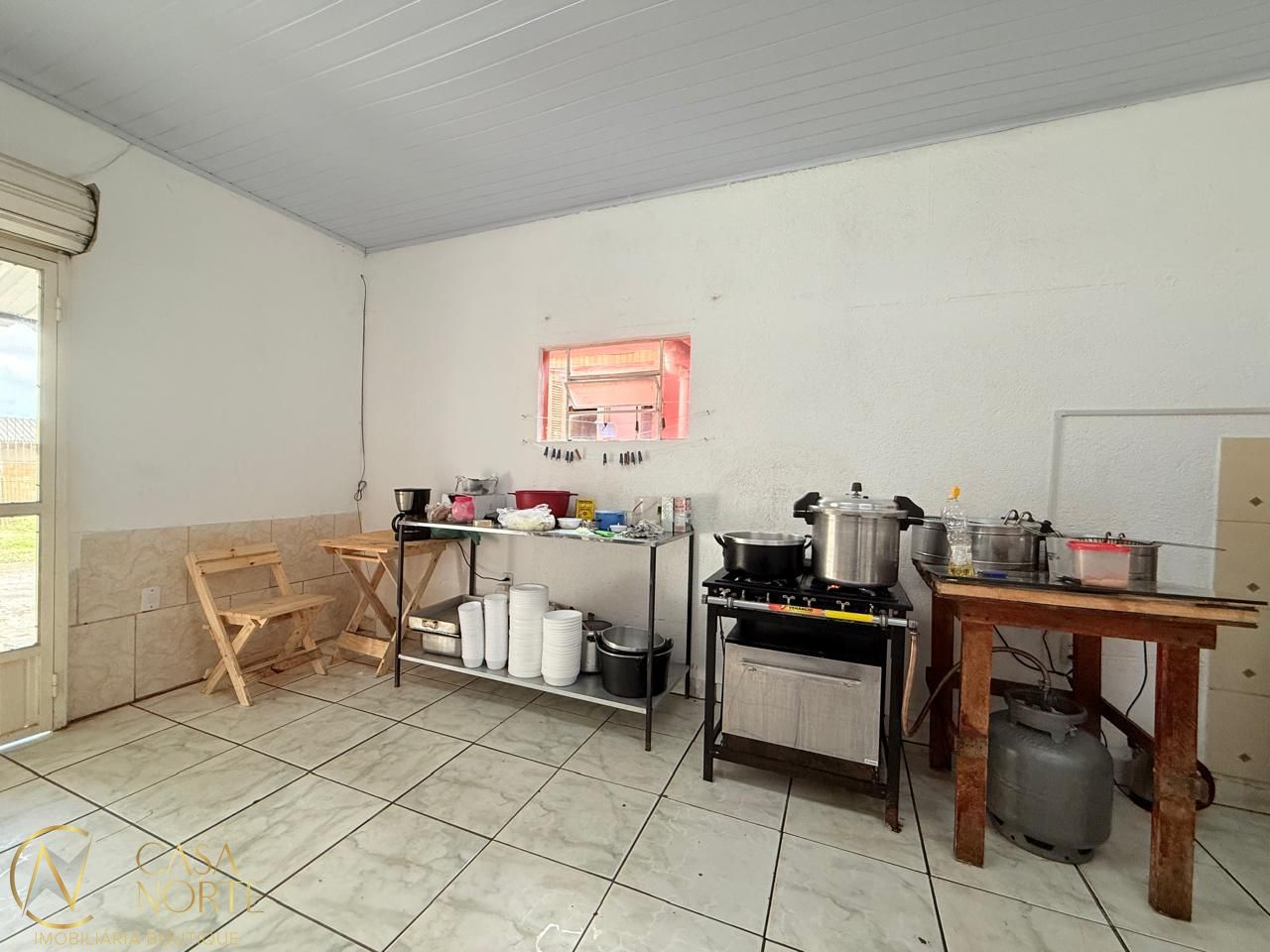 Ponto Comercial à venda com 1 quarto, 1 vaga, Rua Eugênio Rodrigues no bairro Restinga em Porto Alegre