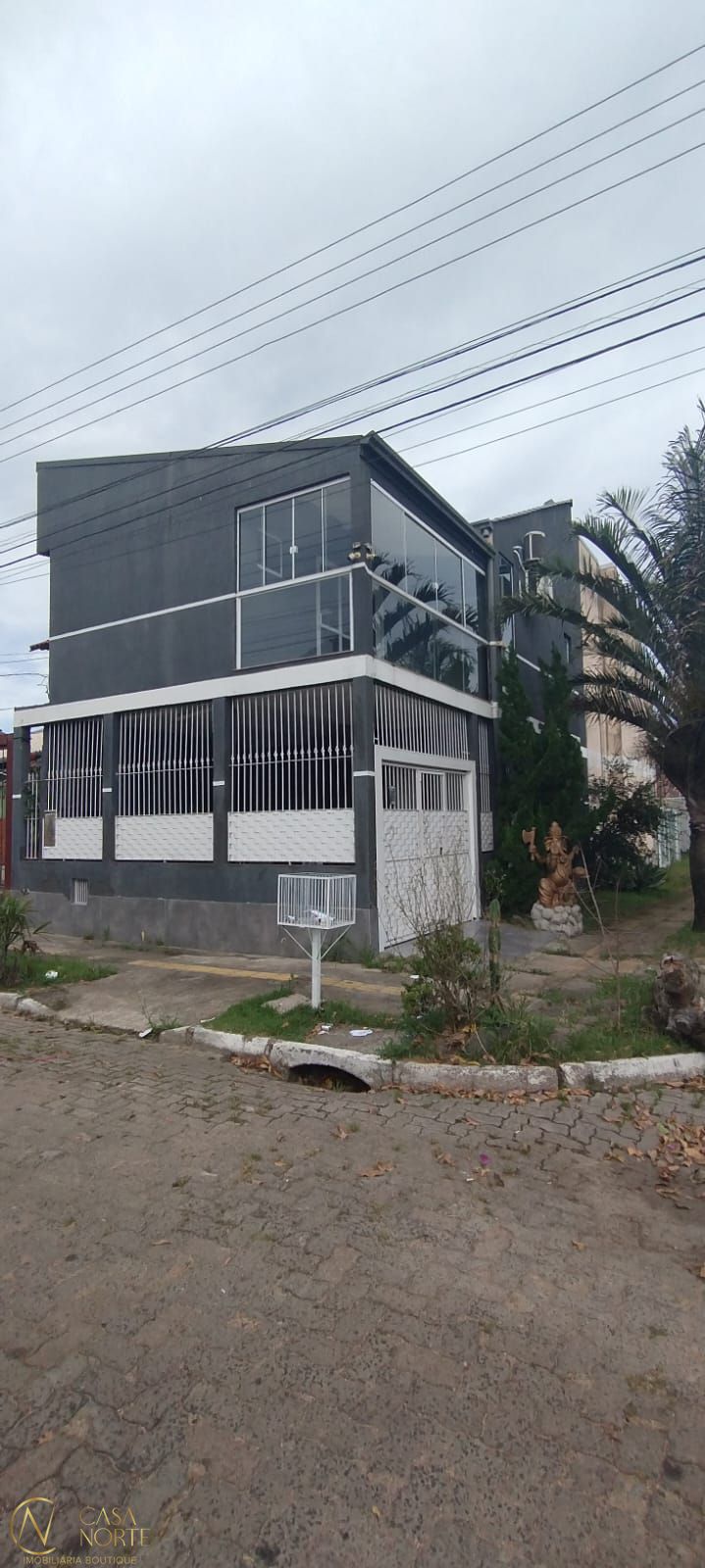 Casa à venda com 2 quartos, 100m², 1 suíte, 1 vaga, Rua Romano Rolando Botin no bairro Hípica em Porto Alegre