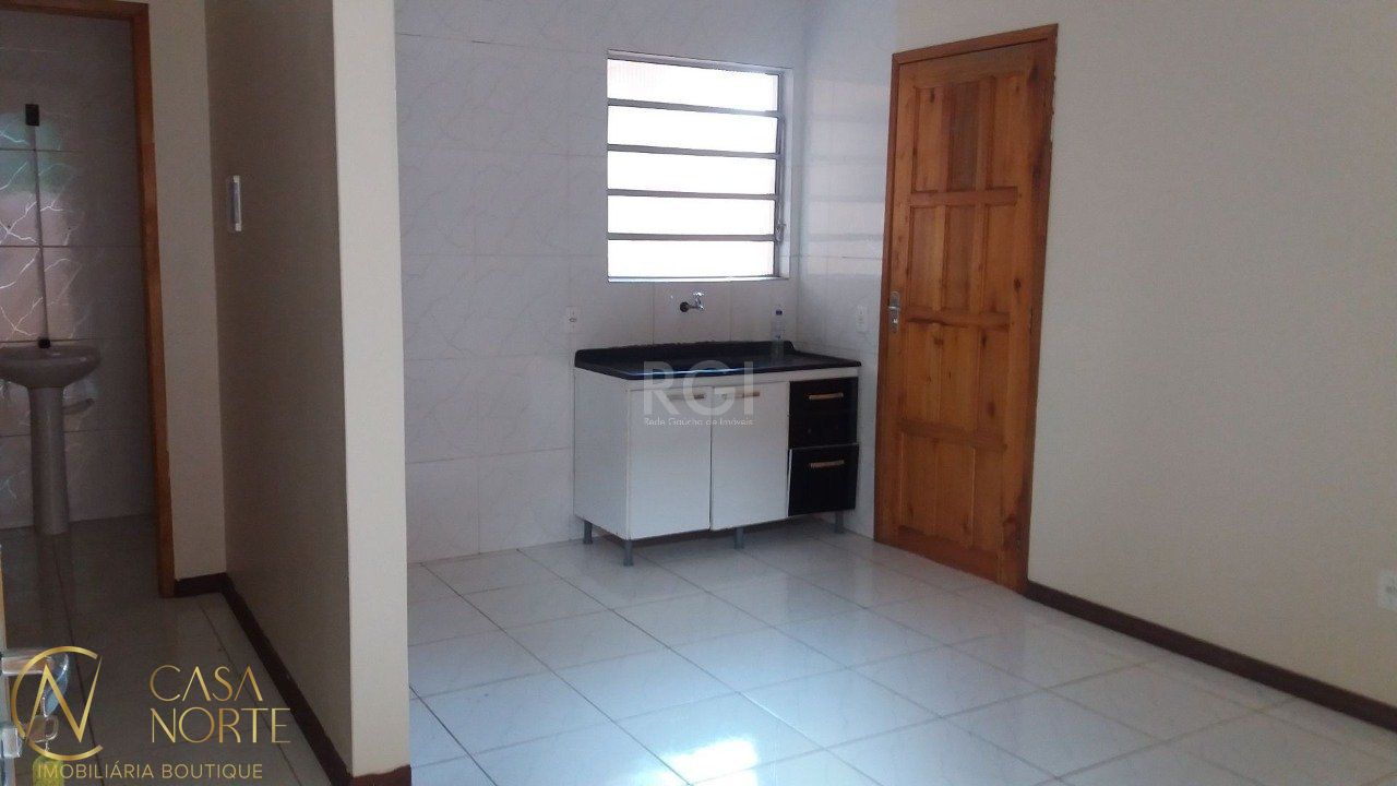 Casa à venda com 2 quartos, 500m², 1 vaga, Rua Prisma no bairro Santa Tereza em Porto Alegre