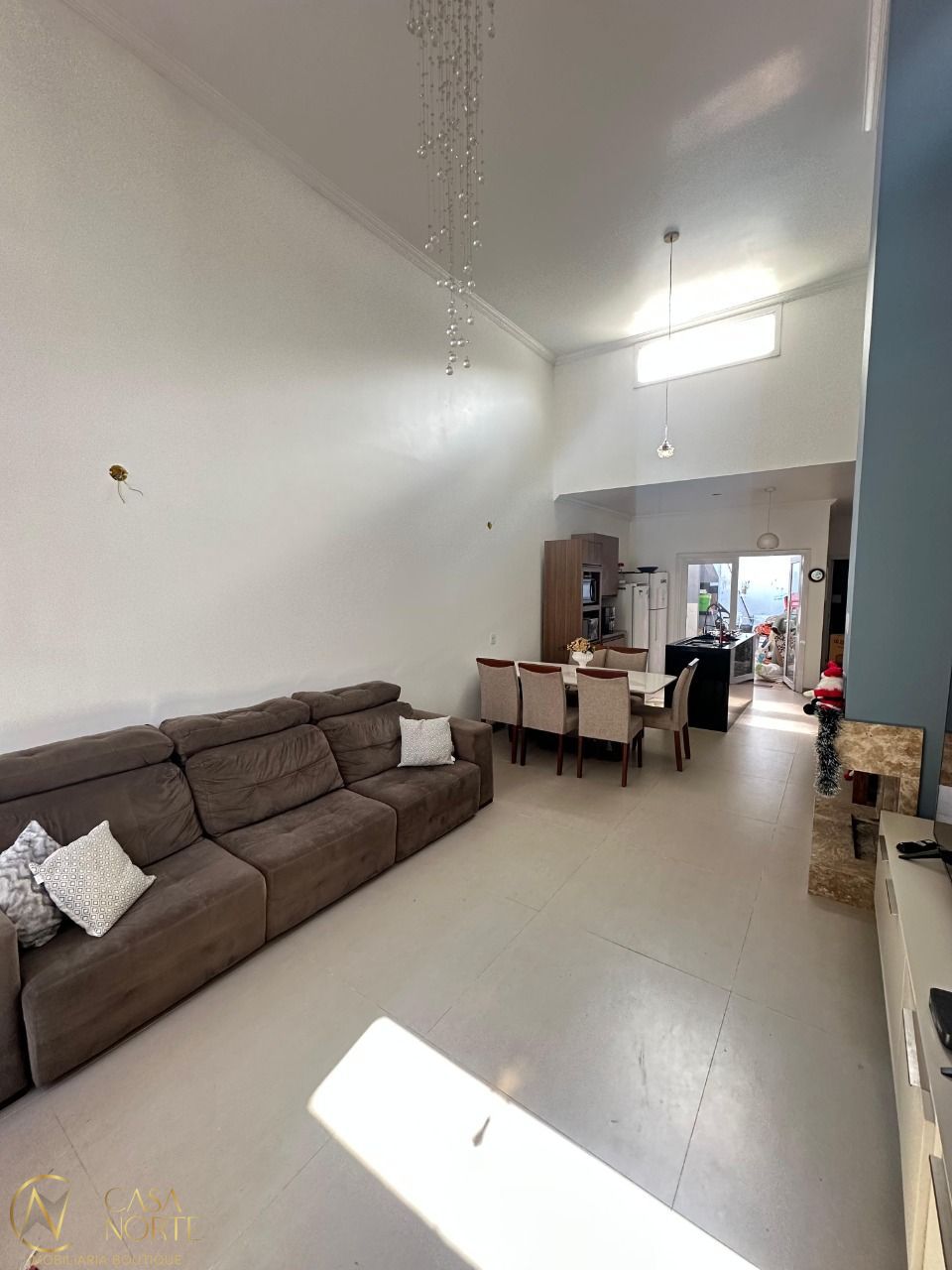 Casa à venda com 3 quartos, 119m², 1 suíte, 2 vagas, Rua Felipe Arísio no bairro Hípica em Porto Alegre