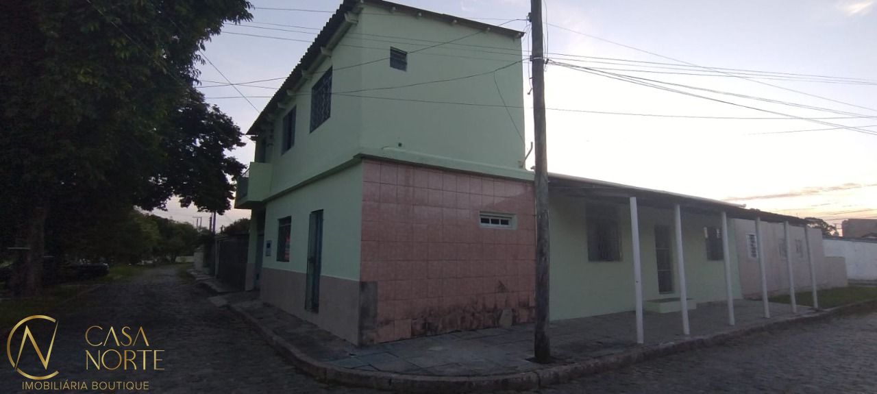 Casa à venda com 4 quartos, 190m², 1 vaga, Rua Álvaro Difini no bairro Restinga em Porto Alegre