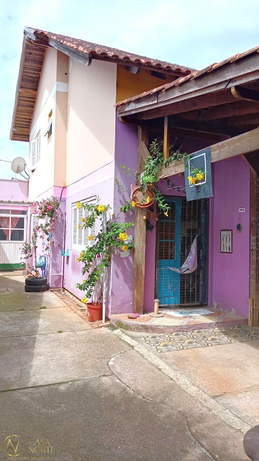 Casa à venda com 4 quartos, 130m², 1 suíte, 3 vagas, Rua Álamo-Branco no bairro Restinga em Porto Alegre