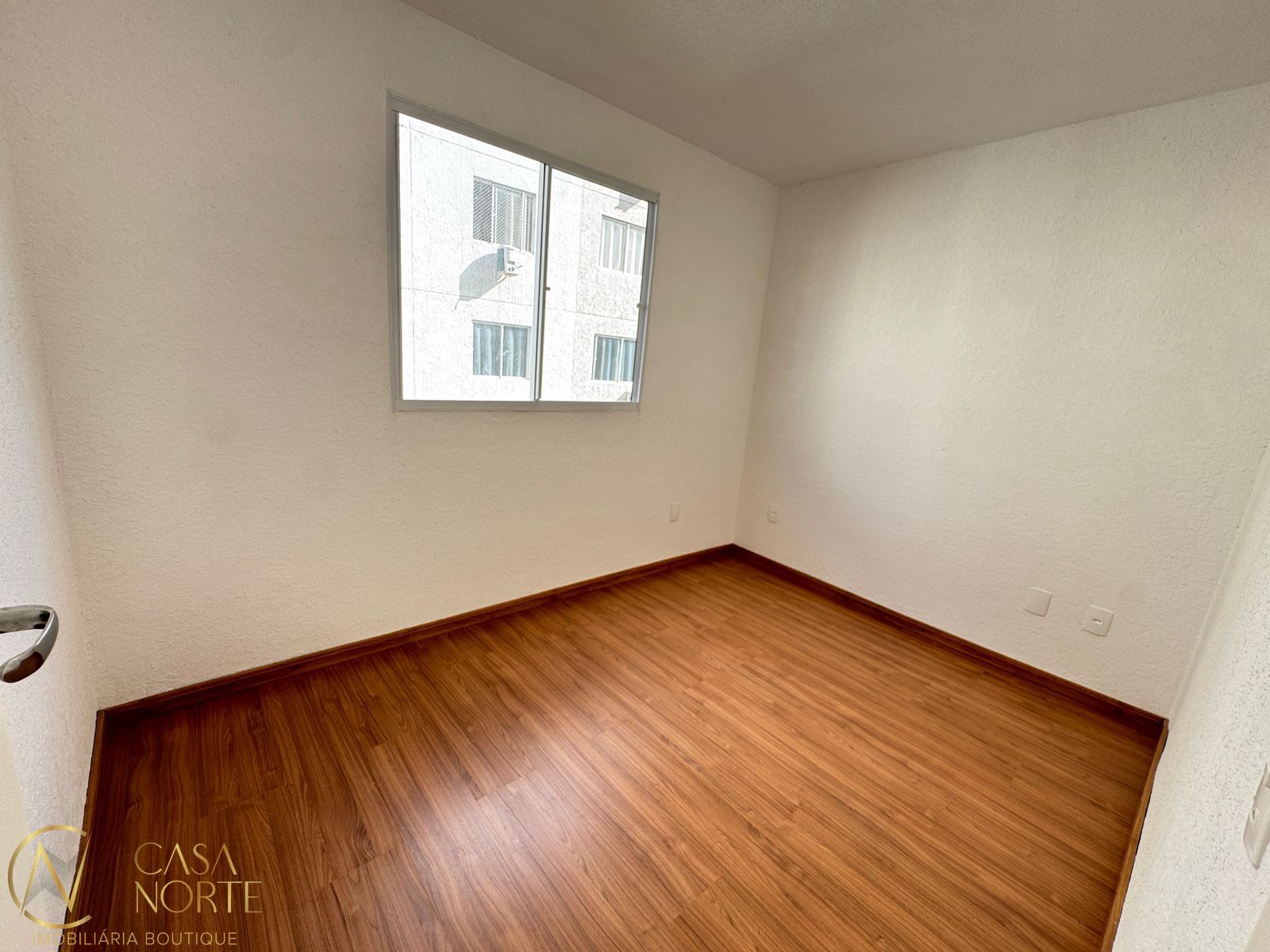 Apartamento à venda com 2 quartos, 40m², 1 vaga, Rua Sabino Pereira Nunes no bairro Restinga em Porto Alegre