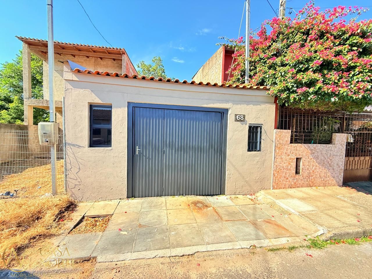 Casa à venda com 2 quartos, 51m², 2 vagas, Rua J Benck no bairro Hípica em Porto Alegre