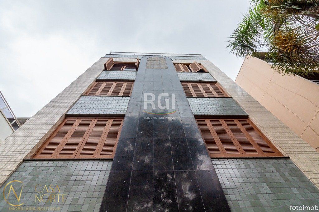 Cobertura à venda com 3 quartos, 248m², 1 suíte, 3 vagas, Avenida Iguassu no bairro Petrópolis em Porto Alegre