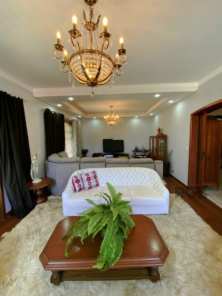 Casa à venda com 4 quartos, 418m², 4 suítes, 4 vagas, Rua Fernando Osório no bairro Teresópolis em Porto Alegre