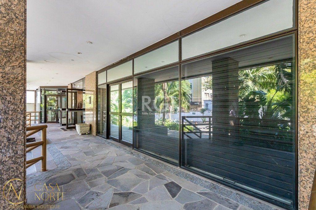 Loja à venda com 1 quarto, 62m², Avenida Cristóvão Colombo no bairro Floresta em Porto Alegre