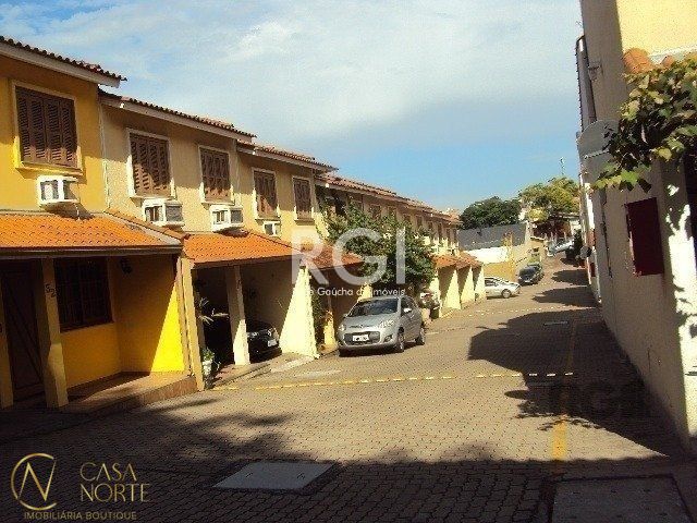 Casa de Condomínio à venda com 3 quartos, 95m², 1 vaga, Rua Humberto de Campos no bairro Partenon em Porto Alegre