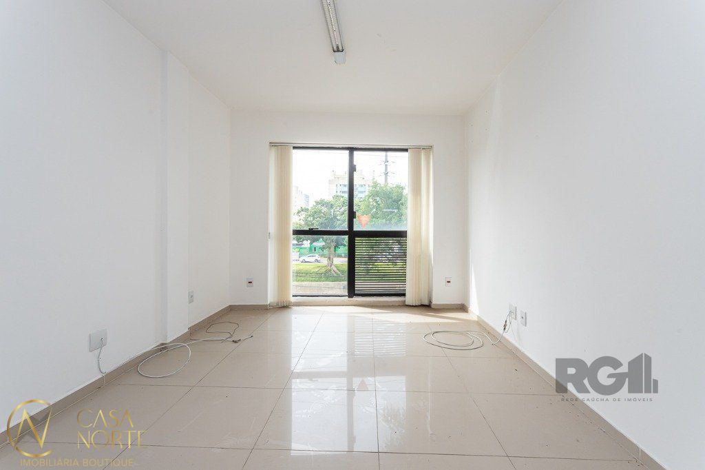 Sala Comercial à venda com 1 quarto, 30m², Avenida Ipiranga no bairro Menino Deus em Porto Alegre