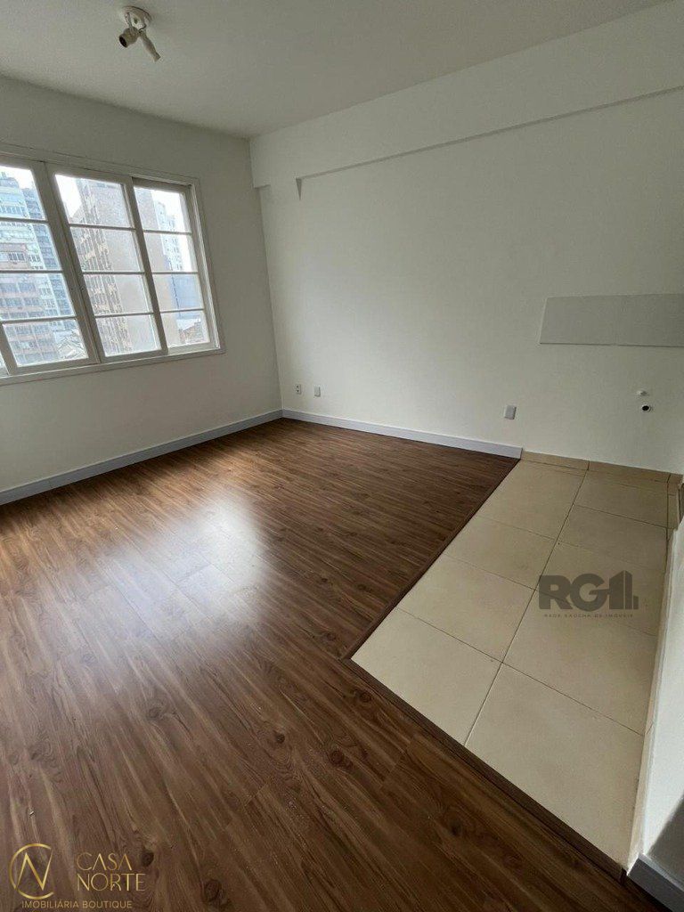 Apartamento à venda com 1 quarto, 24m², Rua Doutor Flores no bairro Centro Histórico em Porto Alegre