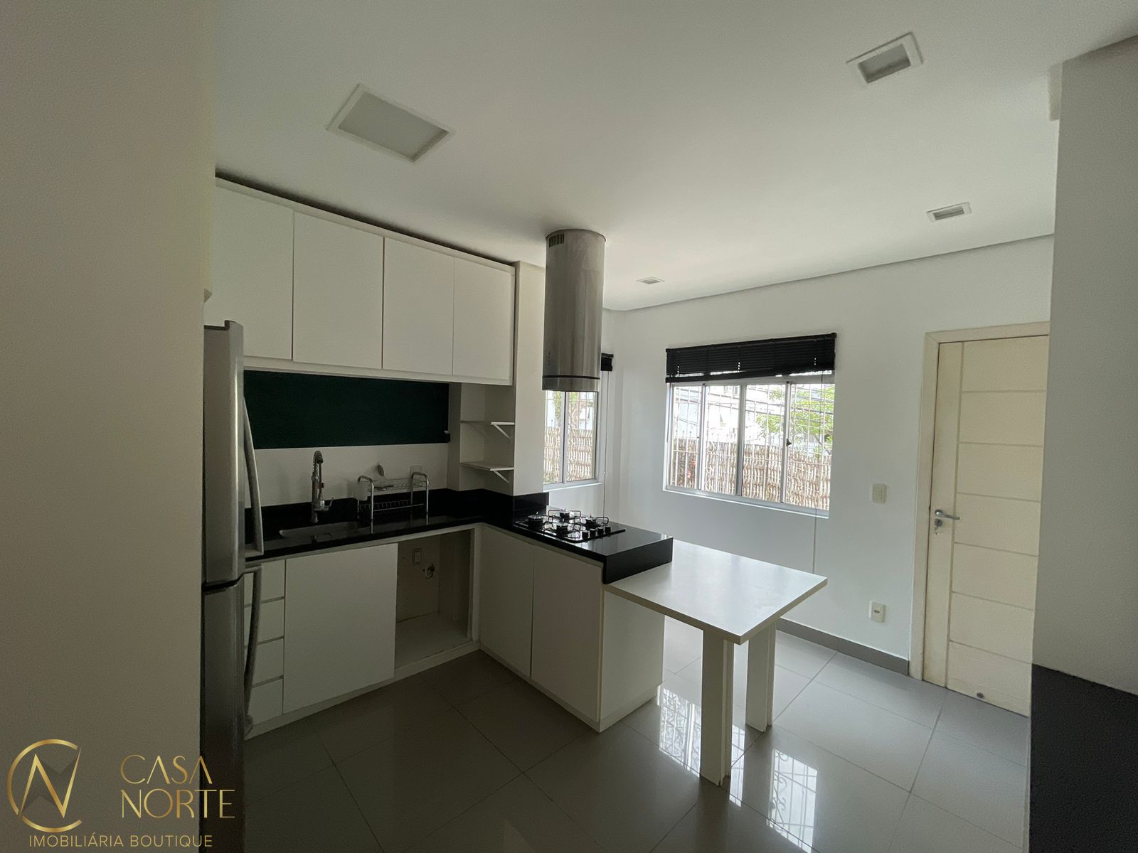Casa à venda com 2 quartos, 94m², 1 suíte, 1 vaga, Rua Cabral no bairro Rio Branco em Porto Alegre