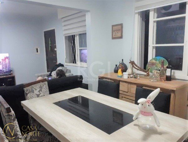 Apartamento à venda com 4 quartos, 77m², 1 vaga, Avenida Arnaldo Bohrer no bairro Teresópolis em Porto Alegre