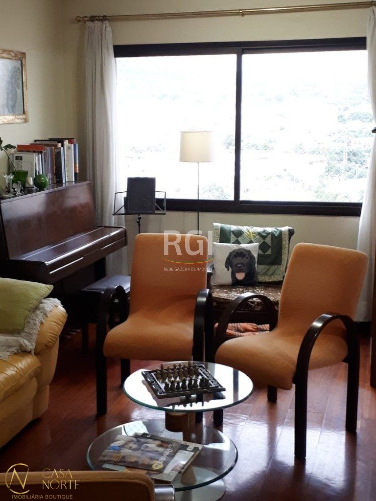 Apartamento à venda com 3 quartos, 117m², 1 suíte, 3 vagas, Rua Itaborai no bairro Jardim  Botânico em Porto Alegre