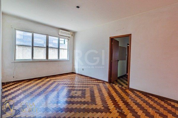 Apartamento à venda com 3 quartos, 144m², Avenida Cristóvão Colombo no bairro Floresta em Porto Alegre
