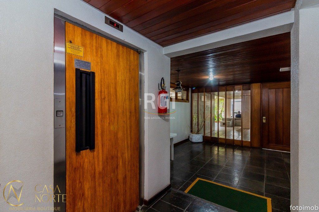 Cobertura à venda com 3 quartos, 248m², 1 suíte, 3 vagas, Avenida Iguassu no bairro Petrópolis em Porto Alegre