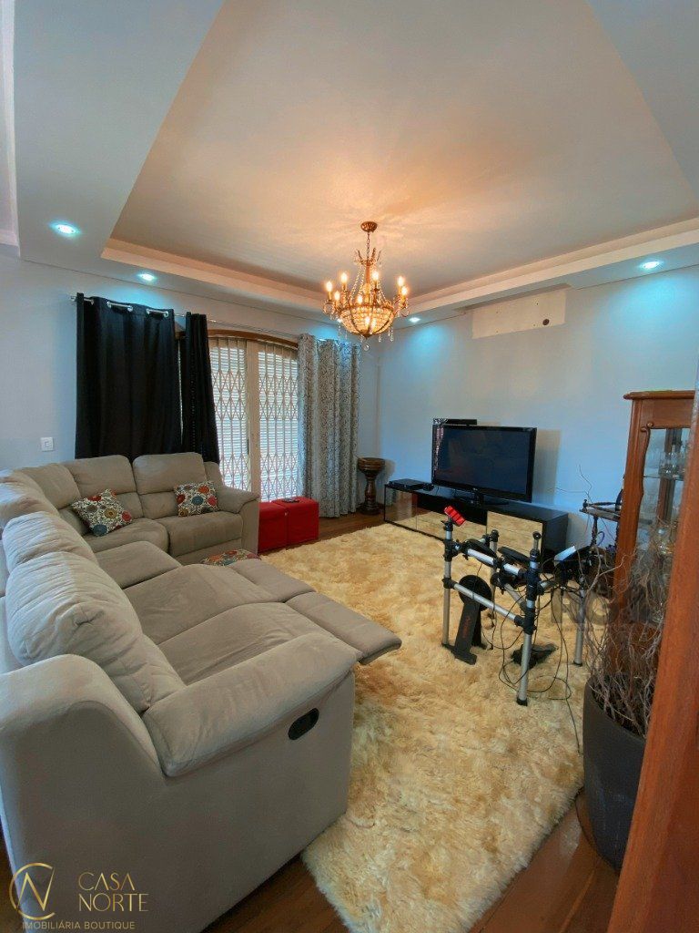 Casa à venda com 4 quartos, 418m², 4 suítes, 4 vagas, Rua Fernando Osório no bairro Teresópolis em Porto Alegre