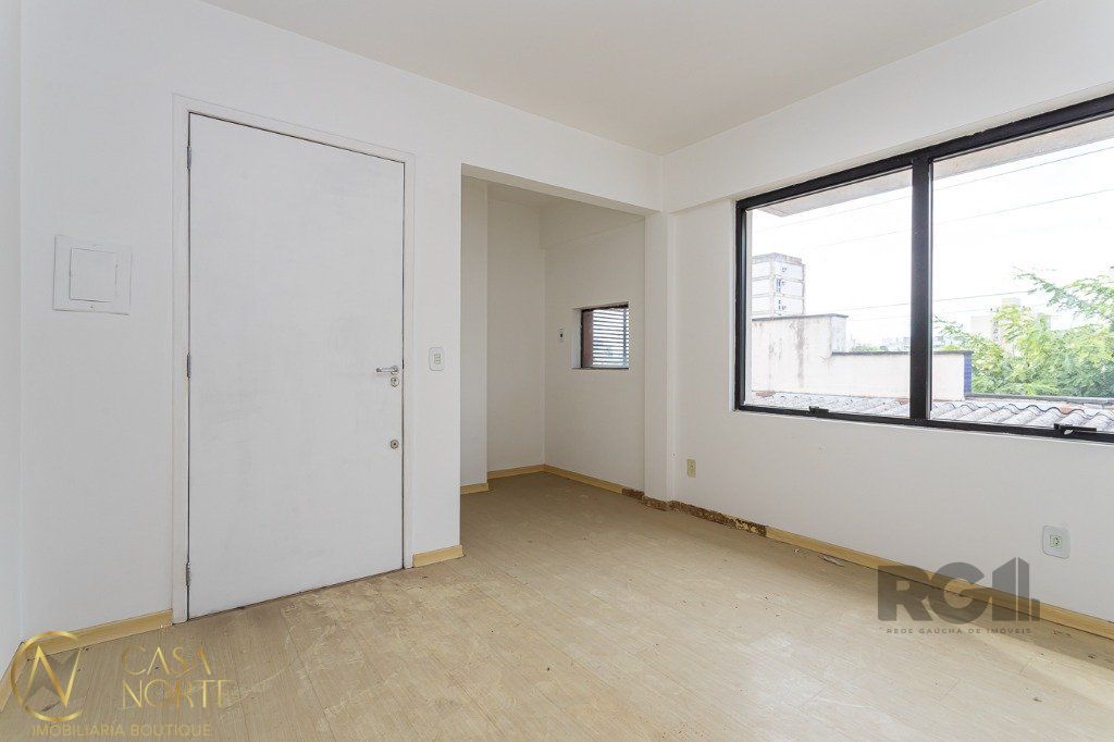 Sala Comercial à venda com 1 quarto, 20m², Avenida Ipiranga no bairro Menino Deus em Porto Alegre