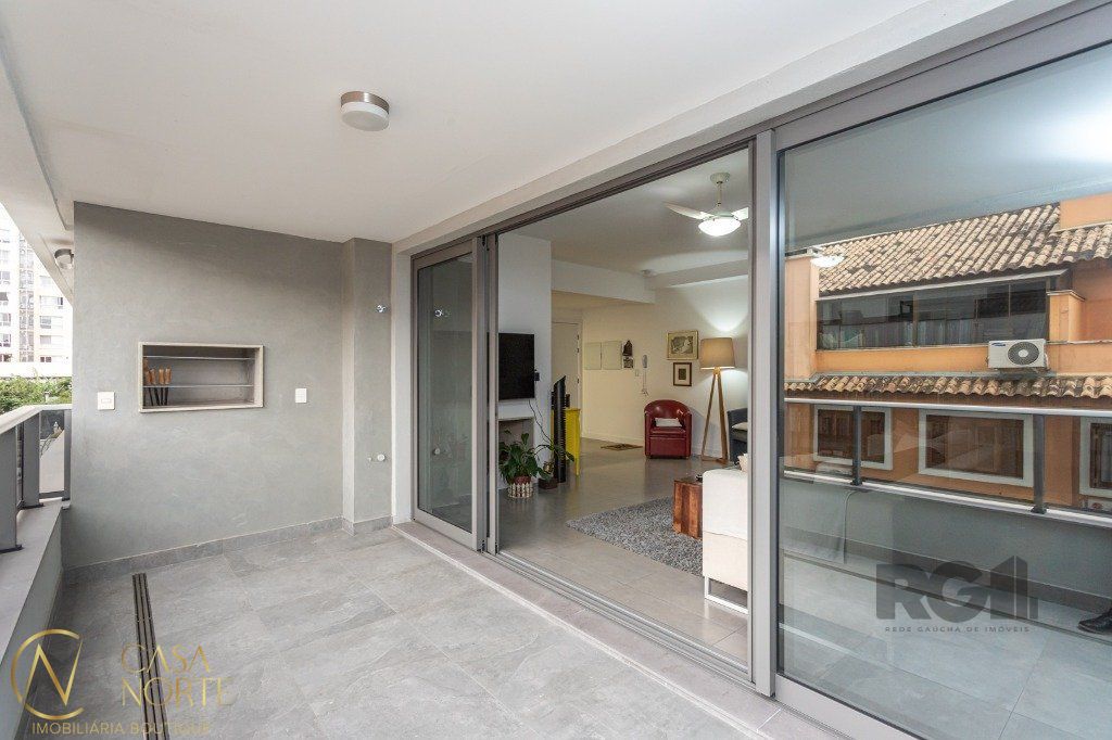 Apartamento à venda com 3 quartos, 149m², 3 suítes, 2 vagas, Rua Doutor Armando Barbedo no bairro Tristeza em Porto Alegre