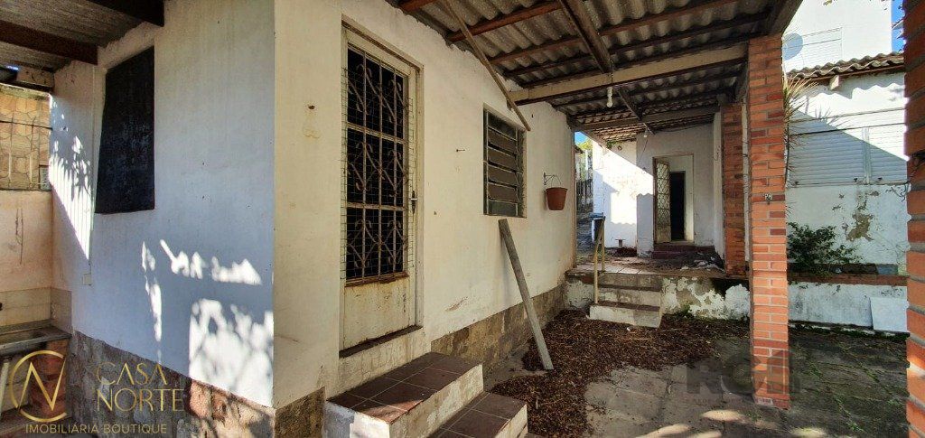 Terreno à venda  com 370m², Rua Luiz de Camões no bairro Santo Antônio em Porto Alegre