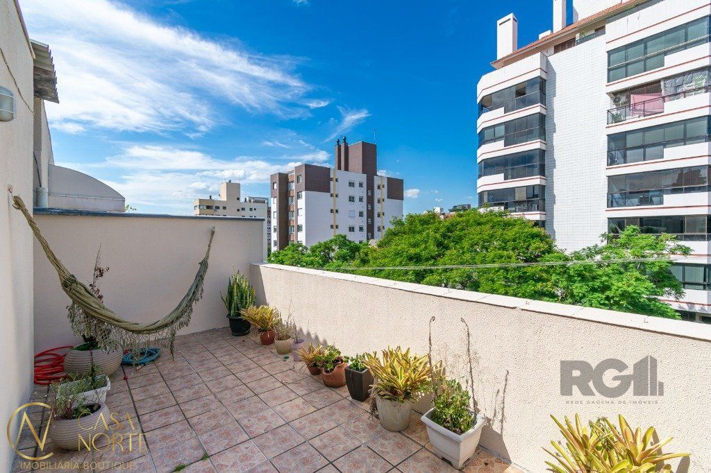 Cobertura à venda com 4 quartos, 201m², 1 suíte, Rua Portugal no bairro São João em Porto Alegre