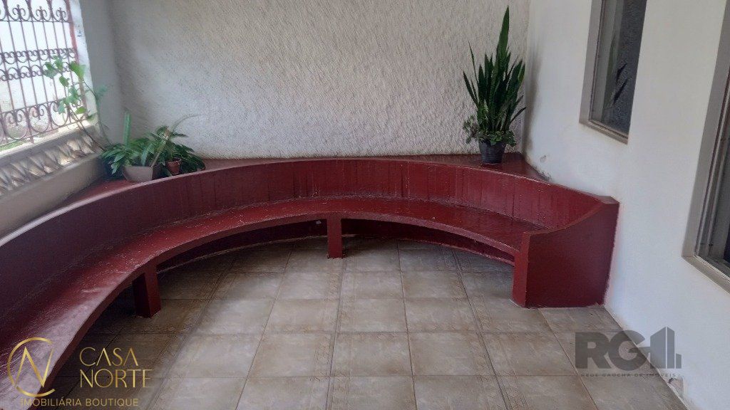 Apartamento à venda com 2 quartos, 65m², 1 vaga, Rua João de Magalhães no bairro Passo da Areia em Porto Alegre