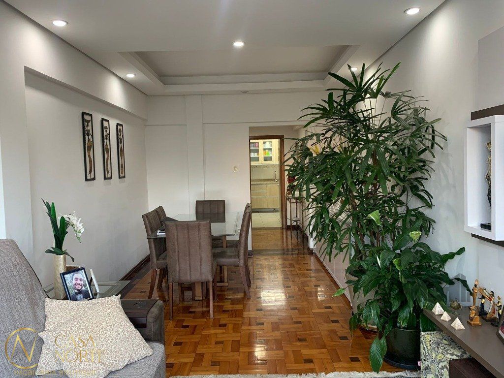 Apartamento à venda com 3 quartos, 107m², 2 suítes, 1 vaga, Rua Faria Santos no bairro Petrópolis em Porto Alegre