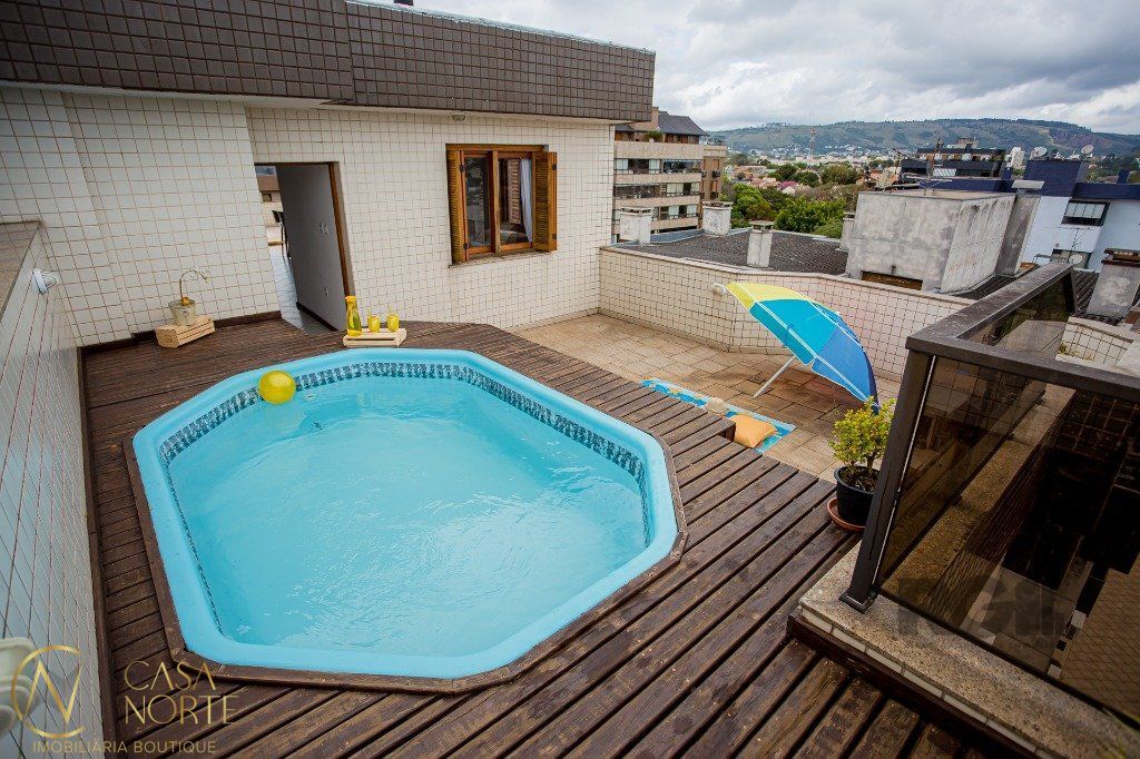 Cobertura à venda com 3 quartos, 260m², 1 suíte, 2 vagas, Rua Joaquim G. de Campos Netto no bairro Jardim Itu em Porto Alegre