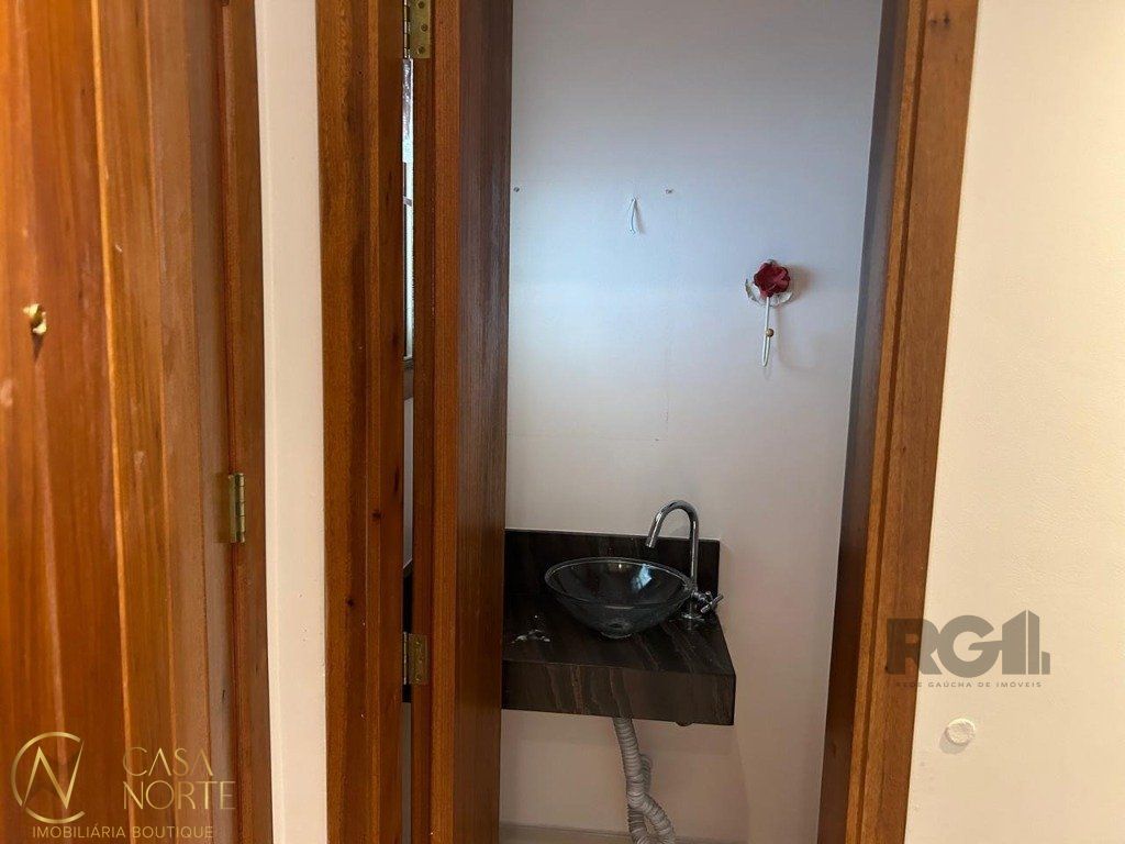 Casa de Condomínio à venda com 3 quartos, 193m², 1 suíte, 2 vagas, Rua Dr Pio Ângelo no bairro Ipanema em Porto Alegre