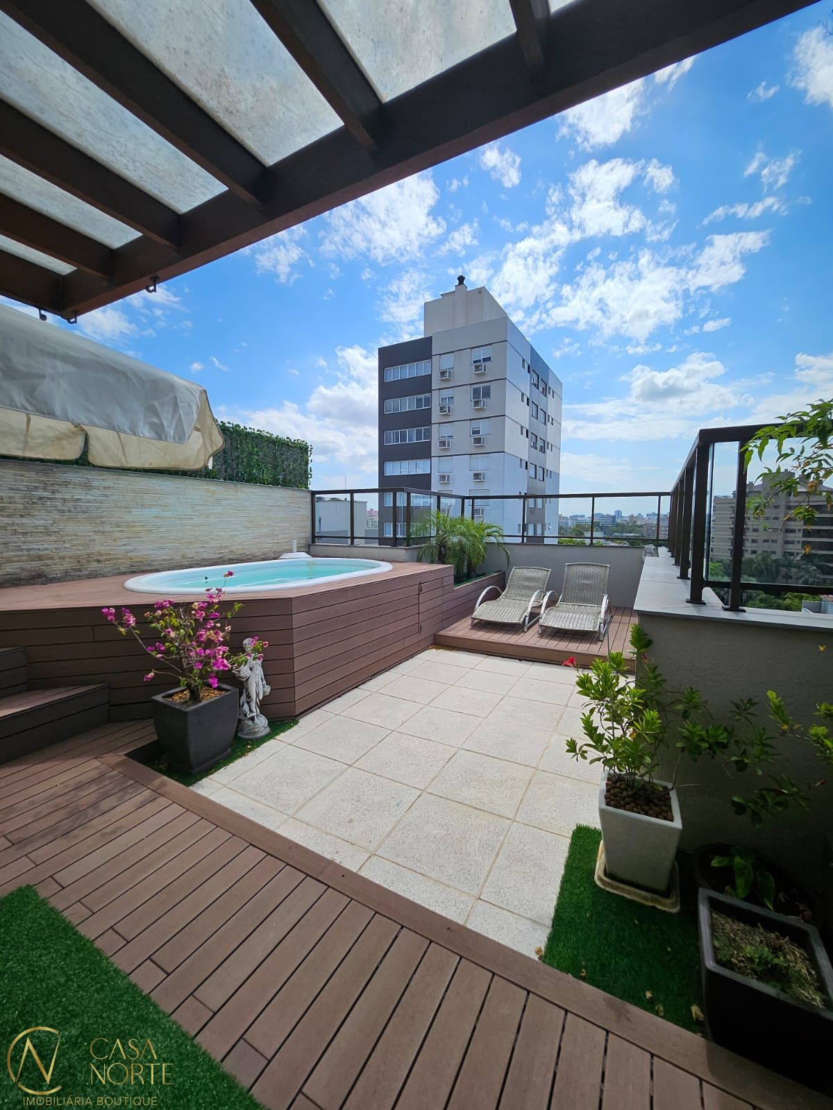 Cobertura à venda com 3 quartos, 208m², 1 suíte, 2 vagas, Rua Vicente da Fontoura no bairro Petrópolis em Porto Alegre