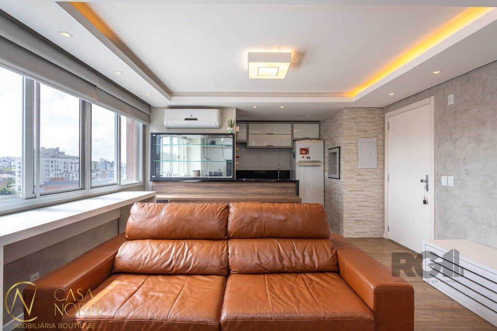 Apartamento à venda com 3 quartos, 68m², 1 suíte, 1 vaga, Avenida Florianópolis no bairro Azenha em Porto Alegre