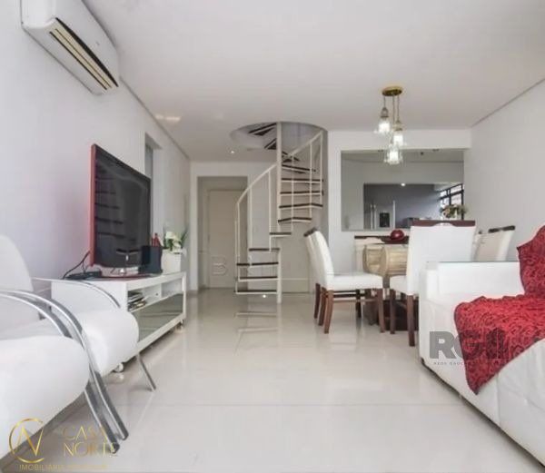 Cobertura à venda com 2 quartos, 207m², 2 vagas, Avenida Nilópolis no bairro Petrópolis em Porto Alegre