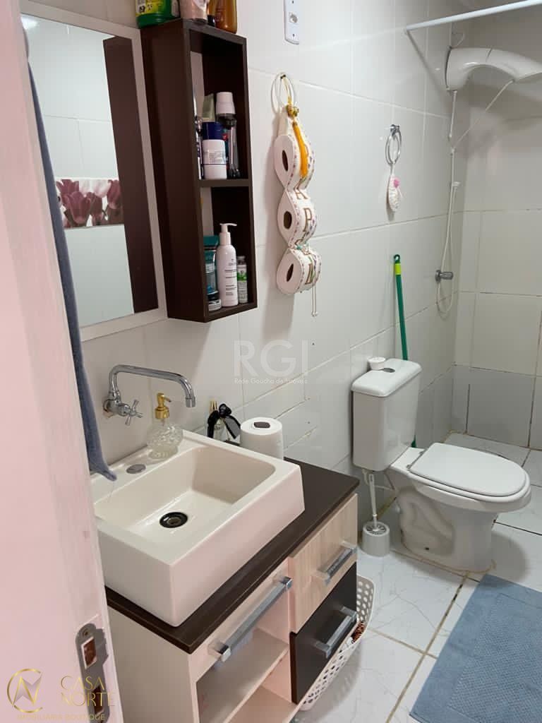 Casa à venda com 3 quartos, 90m², 1 suíte, 1 vaga, Rua Fabio Luiz Silveira no bairro Passo das Pedras em Porto Alegre