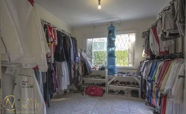 Casa à venda com 3 quartos, 215m², 1 suíte, 2 vagas, Rua Ulisses Cabral, Professor no bairro Chácara das Pedras em Porto Alegre