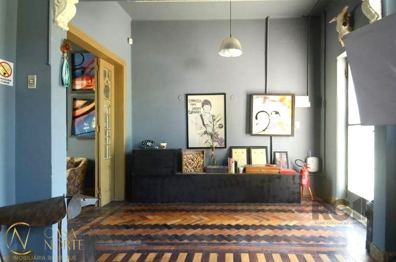 Casa à venda com 4 quartos, 190m², 2 suítes, Rua Lopo Gonçalves no bairro Cidade Baixa em Porto Alegre