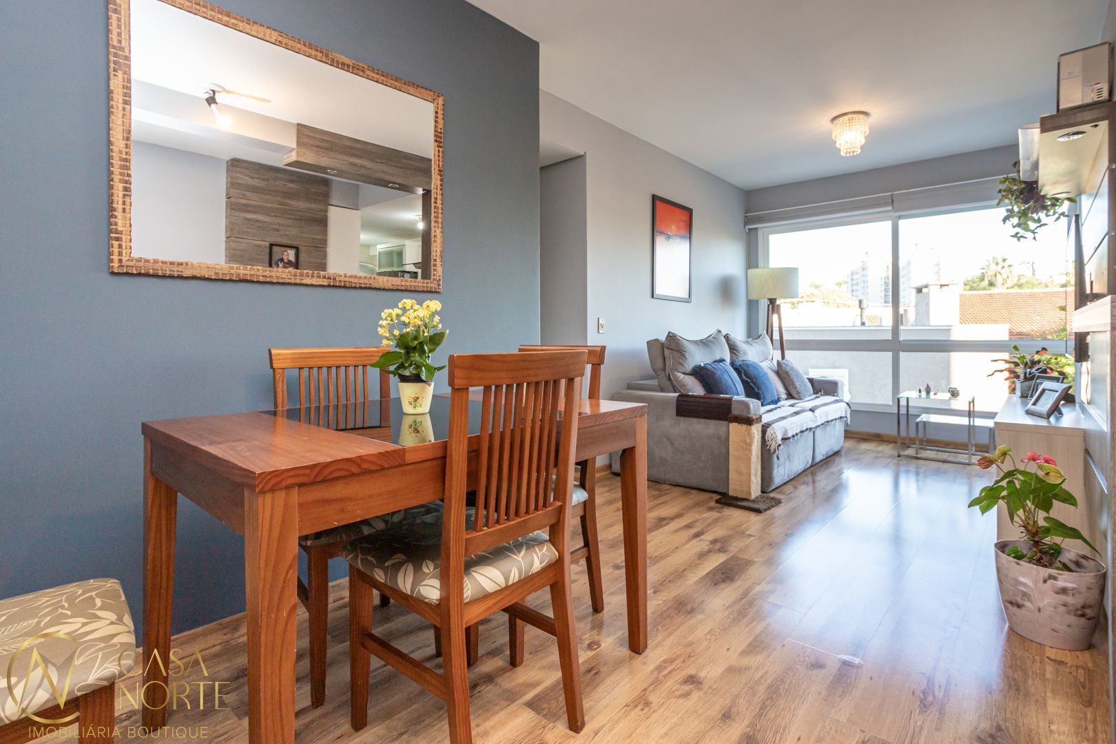 Apartamento à venda com 3 quartos, 75m², 1 suíte, 2 vagas, Rua Coronel Massot no bairro Cristal em Porto Alegre