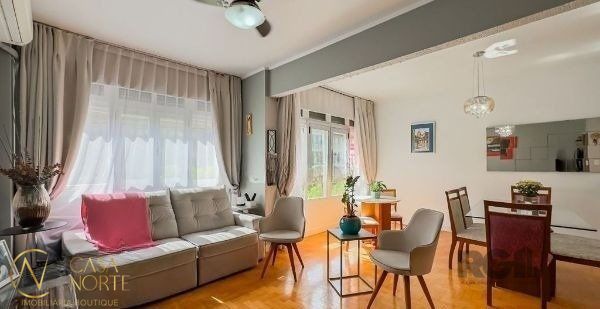 Apartamento à venda com 3 quartos, 95m², 1 suíte, 1 vaga, Rua Sarmento Leite no bairro Centro Histórico em Porto Alegre