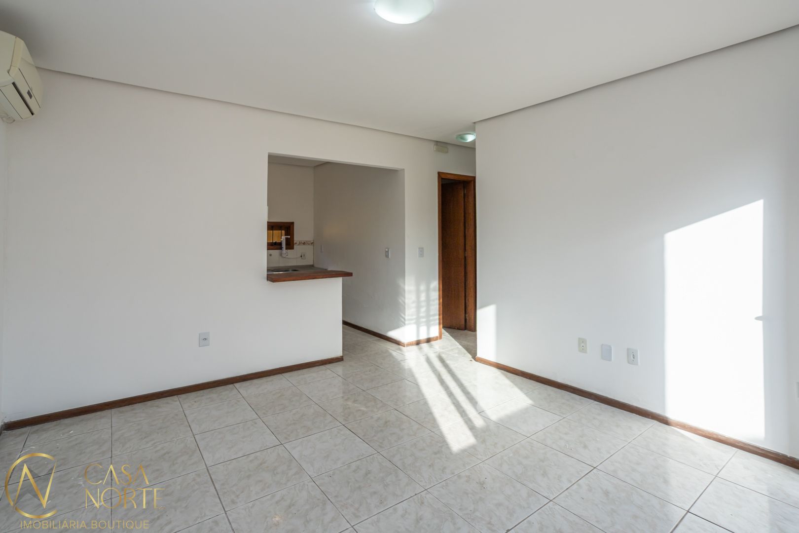 Casa à venda com 2 quartos, 71m², 3 vagas, Rua Mário Vieira Marques no bairro Hípica em Porto Alegre