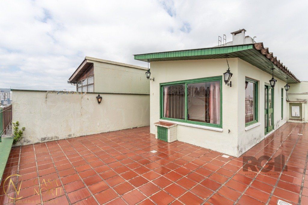 Cobertura à venda com 1 quarto, 152m², 3 vagas, Rua Doutor Alcides Cruz no bairro Santa Cecília em Porto Alegre