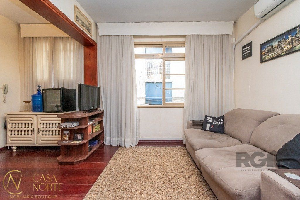 Apartamento à venda com 1 quarto, 50m², 2 vagas, Rua Santo Antônio no bairro Floresta em Porto Alegre