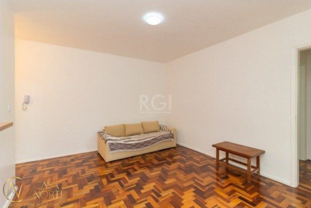 Apartamento à venda com 2 quartos, 76m², Avenida Coronel Lucas de Oliveira no bairro Petrópolis em Porto Alegre