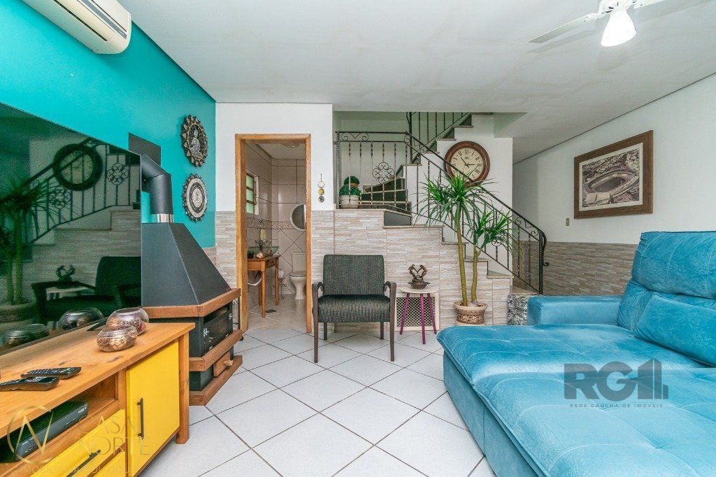 Casa à venda com 2 quartos, 150m², 2 suítes, 2 vagas, Rua Gonçalves Ledo no bairro Partenon em Porto Alegre