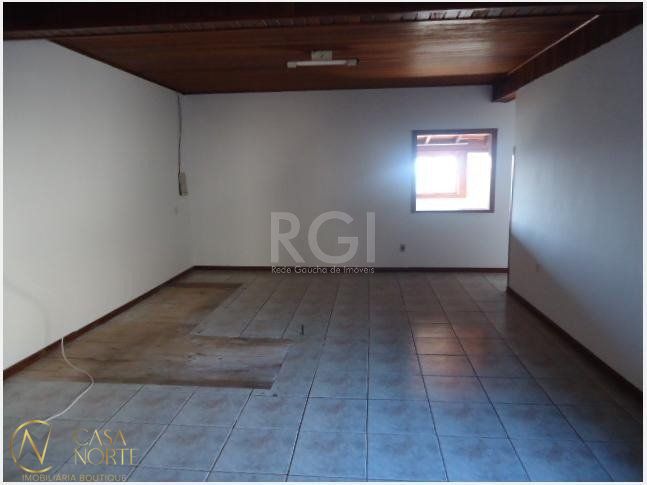 Casa à venda com 3 quartos, 100m², 1 suíte, 3 vagas, Rua Paulo Teixeira de Alencastro no bairro Morro Santana em Porto Alegre