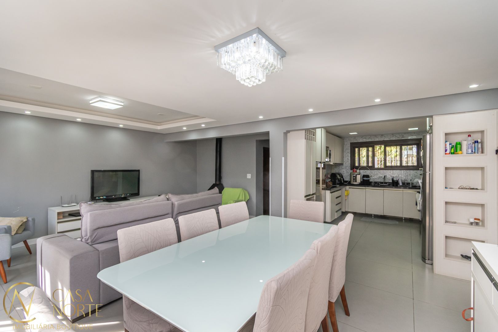 Casa à venda com 3 quartos, 277m², 1 suíte, 3 vagas, Rua Canavieiras no bairro Vila Ipiranga em Porto Alegre