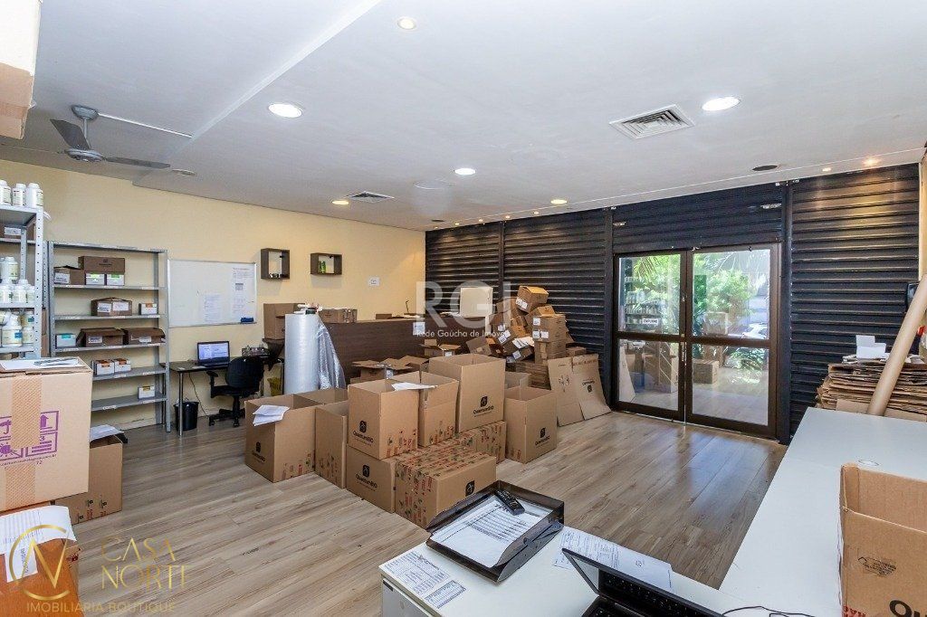 Loja à venda com 1 quarto, 62m², Avenida Cristóvão Colombo no bairro Floresta em Porto Alegre