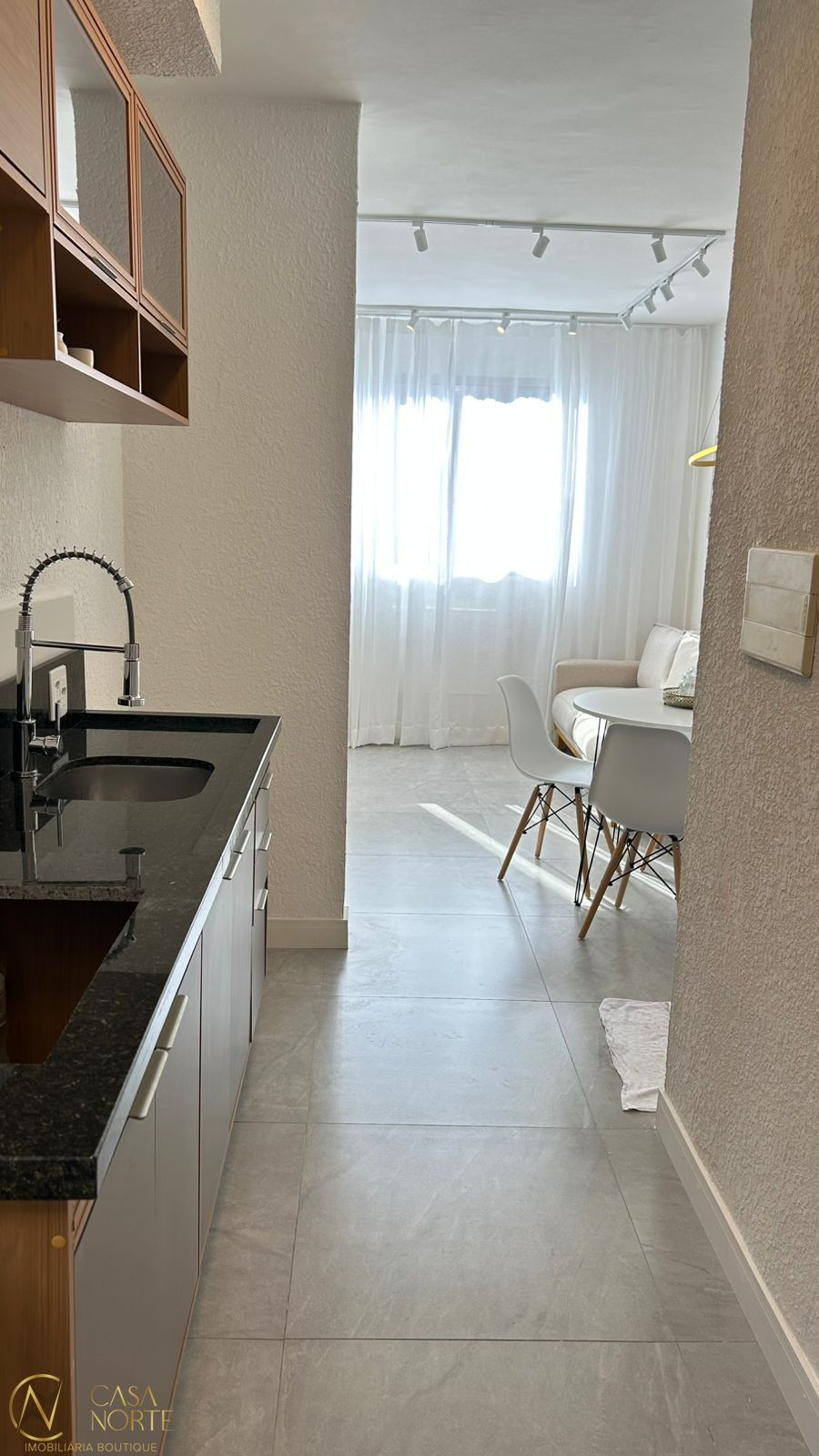 Apartamento à venda com 2 quartos, 40m², 1 vaga, Rua José Iuchno no bairro Hípica em Porto Alegre