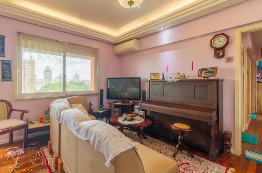 Cobertura à venda com 3 quartos, 203m², 1 suíte, 2 vagas, Rua Gonçalves Dias no bairro Menino Deus em Porto Alegre