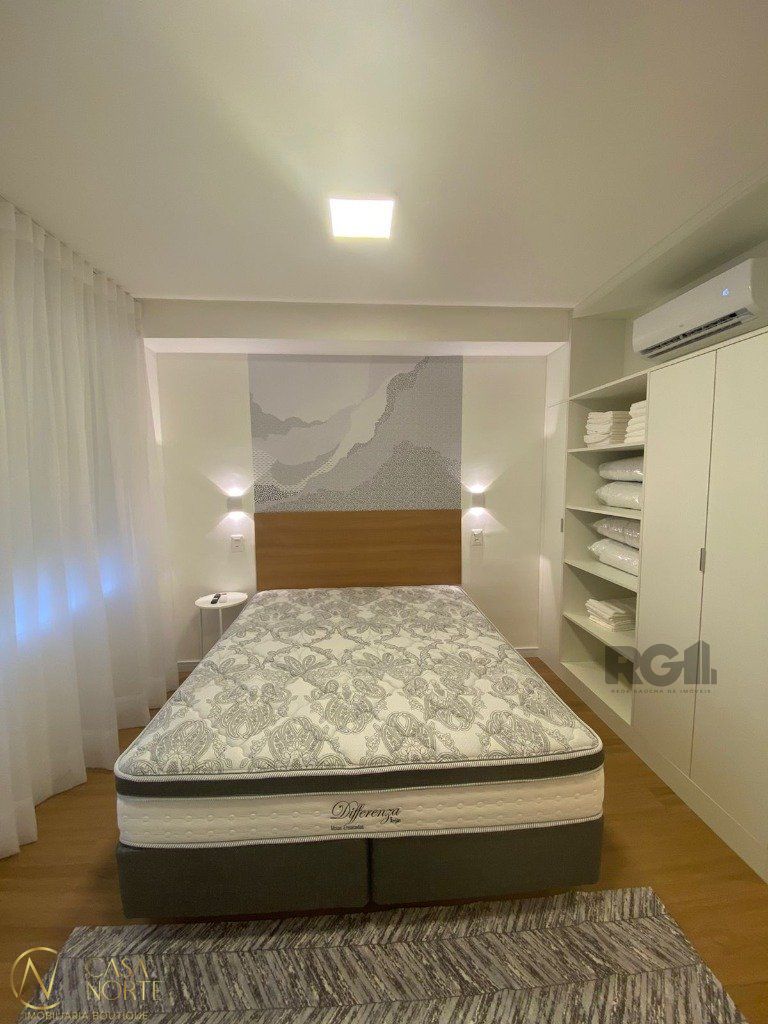 Apartamento à venda com 1 quarto, 28m², 1 vaga, Avenida dos Cubanos no bairro Partenon em Porto Alegre