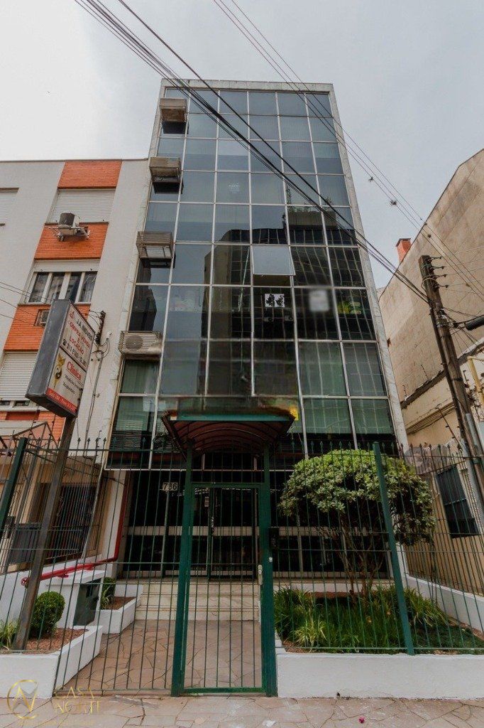 Sala Comercial à venda , 34m², Rua Felipe Camarão no bairro Rio Branco em Porto Alegre