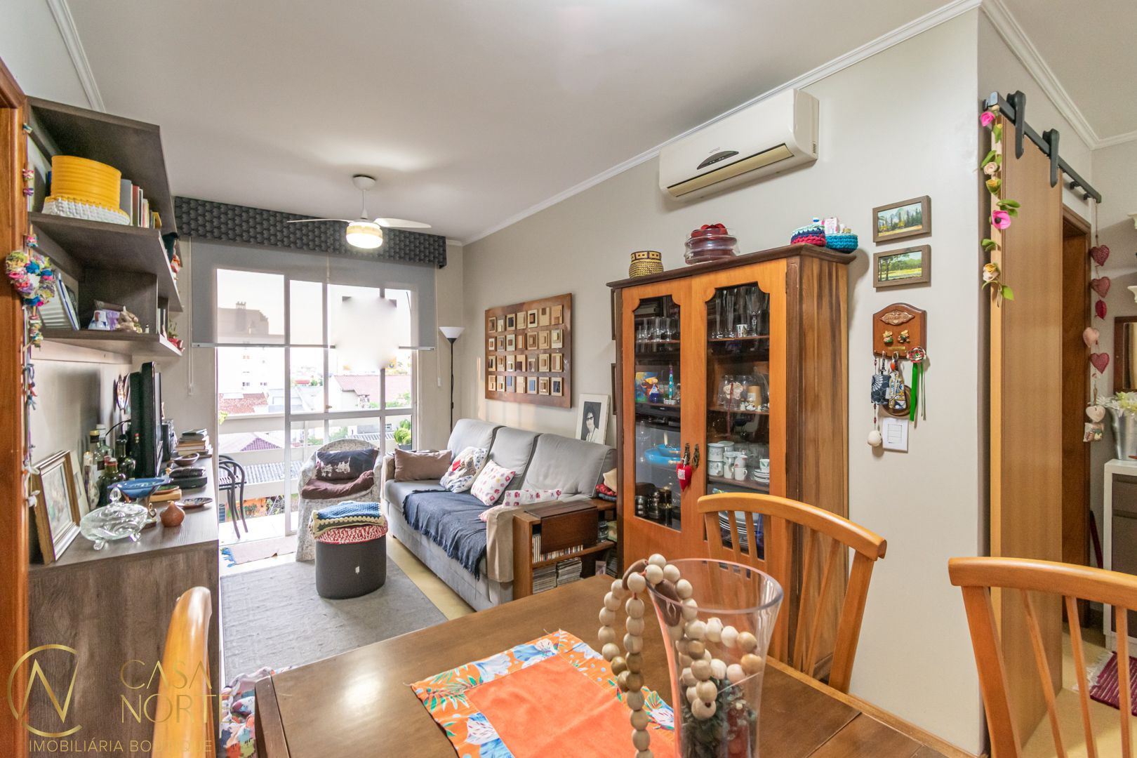 Apartamento à venda com 3 quartos, 77m², 1 vaga, Avenida João Wallig no bairro Passo da Areia em Porto Alegre